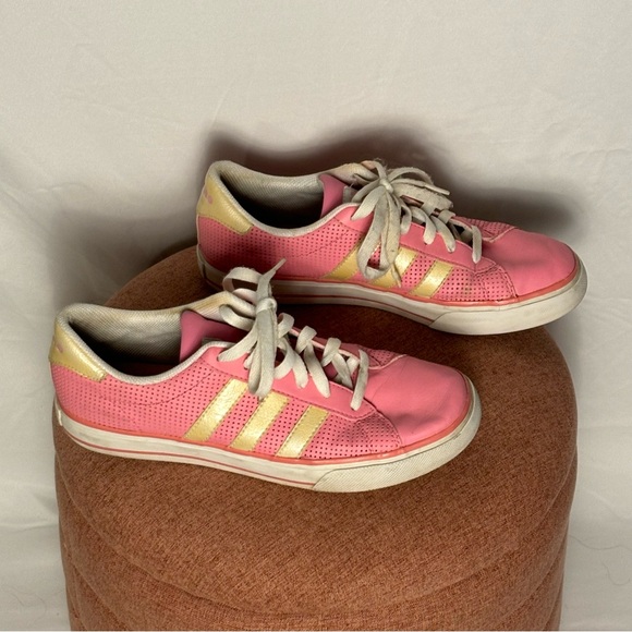 Pink and gold Adidas - Picture 2 of 4